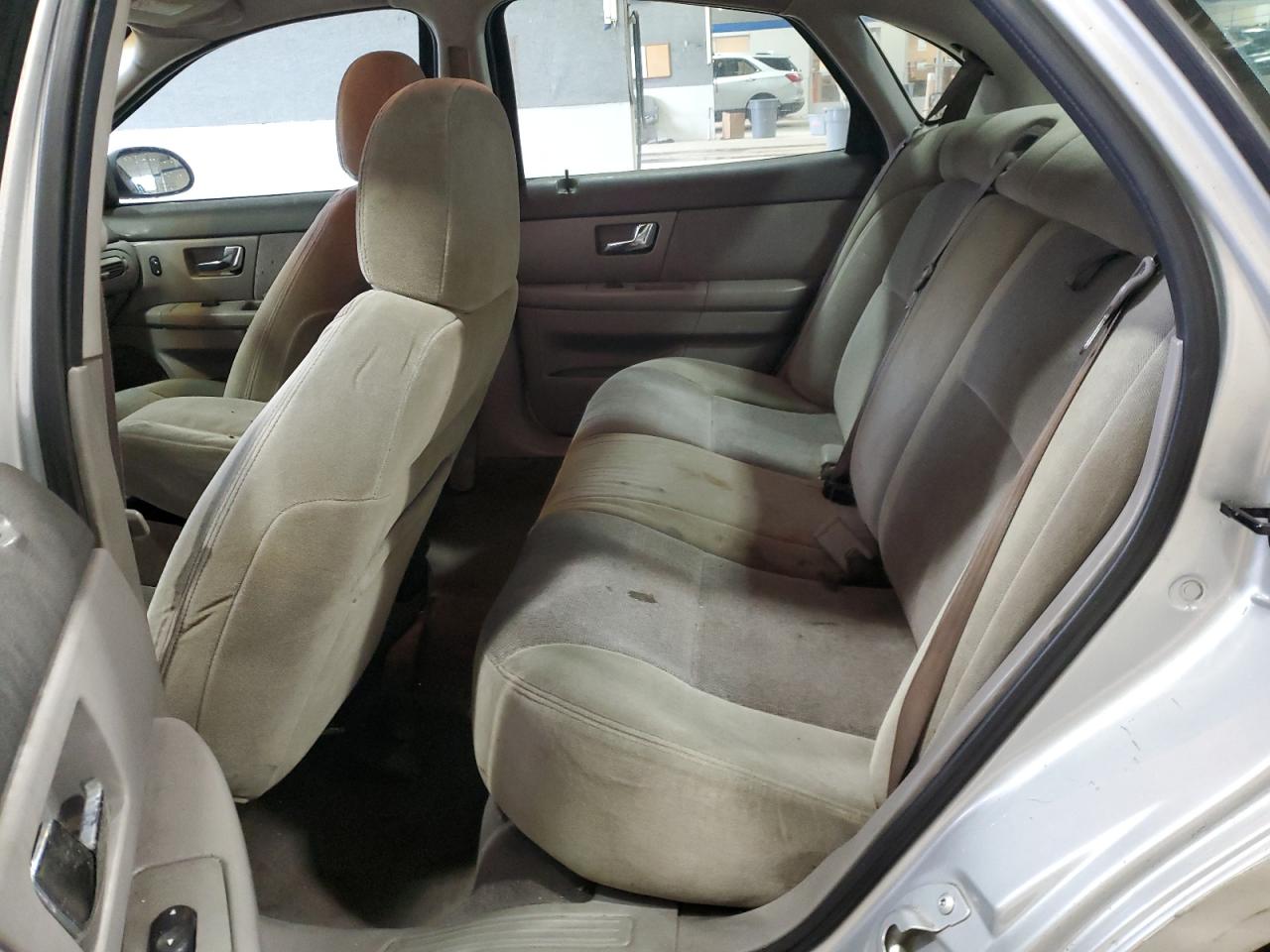 2000 Ford Taurus - Image 10