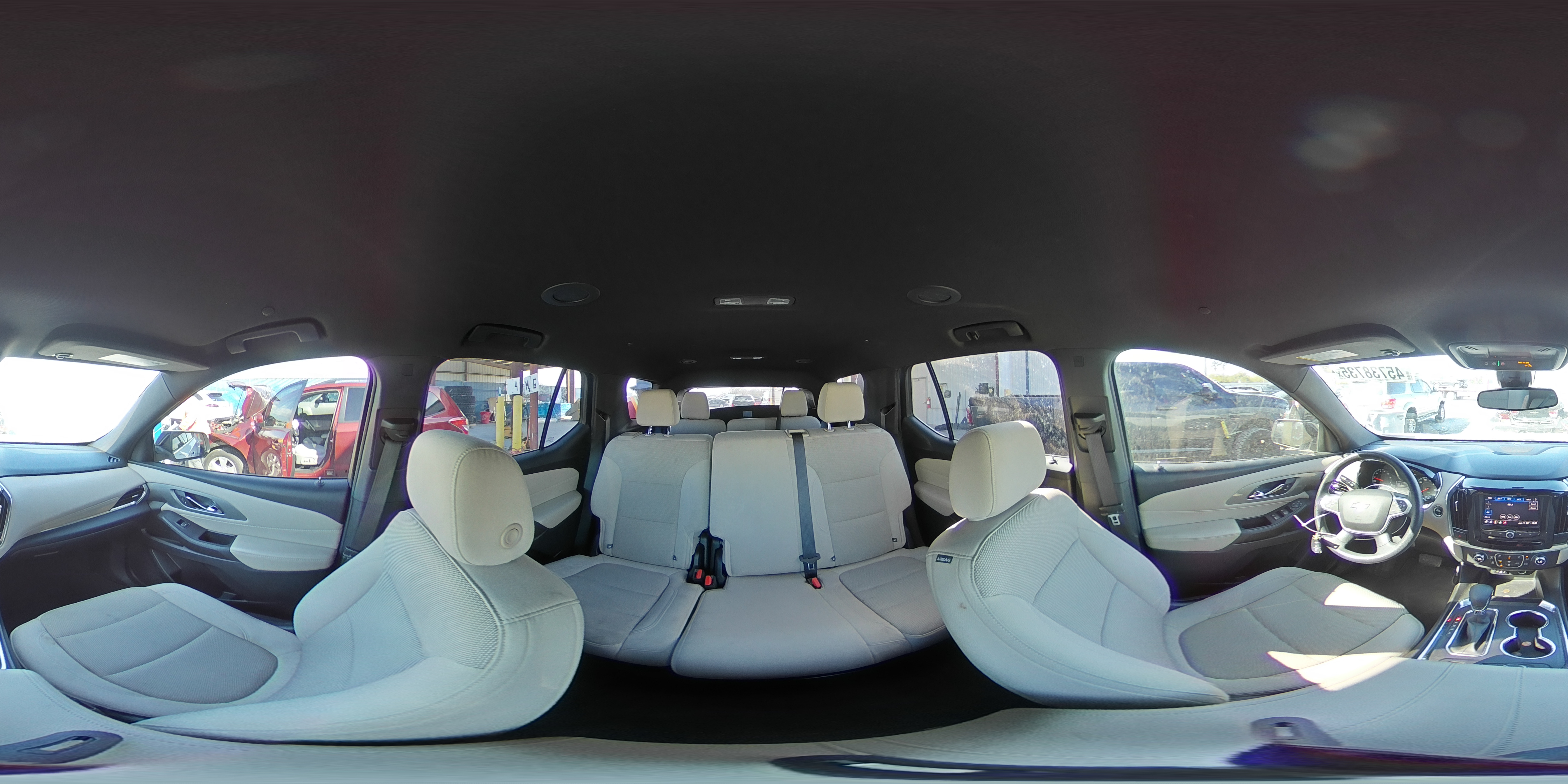 2022 Chevrolet Traverse - Image 16