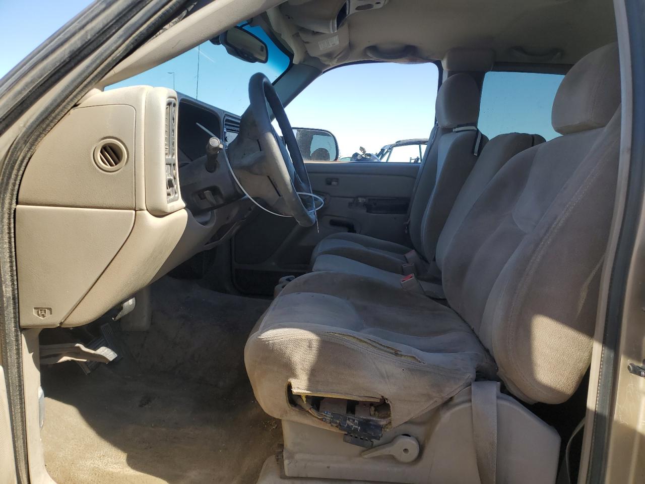 2004 GMC Sierra - Image 7