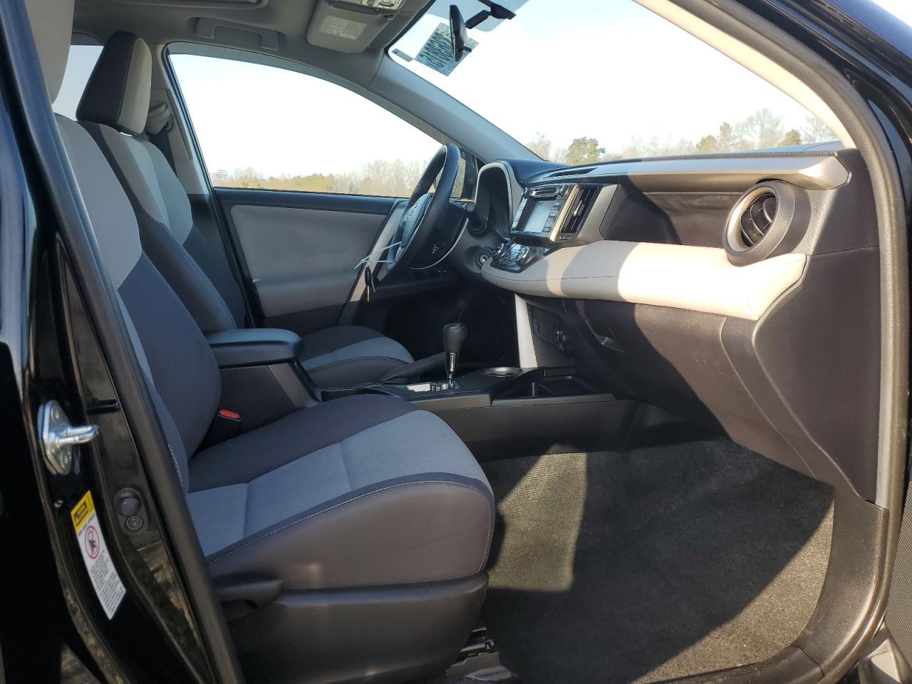 2015 Toyota RAV 4 - Image 7