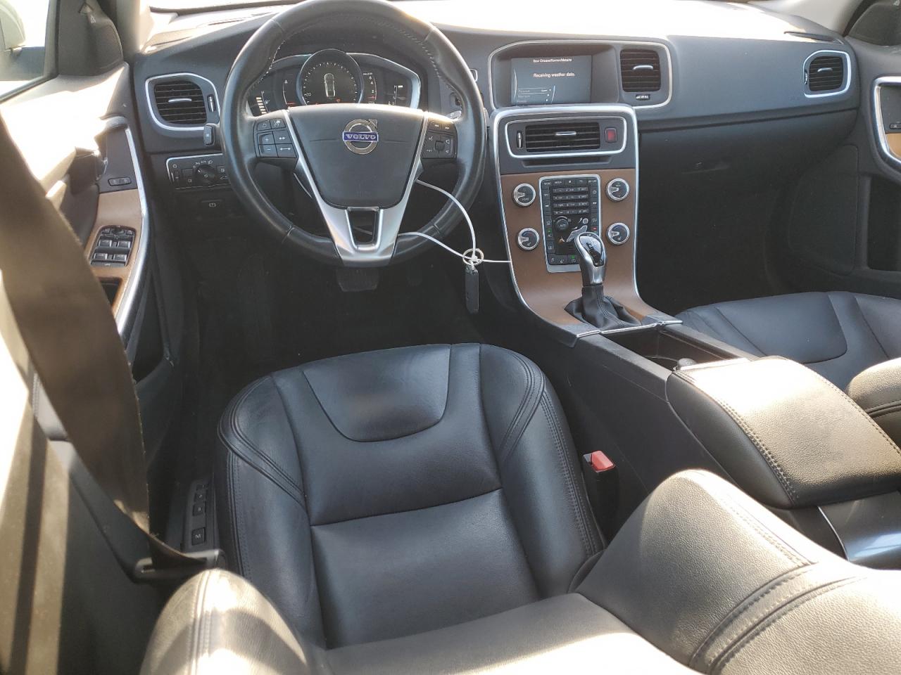 2018 Volvo S60 - Image 8