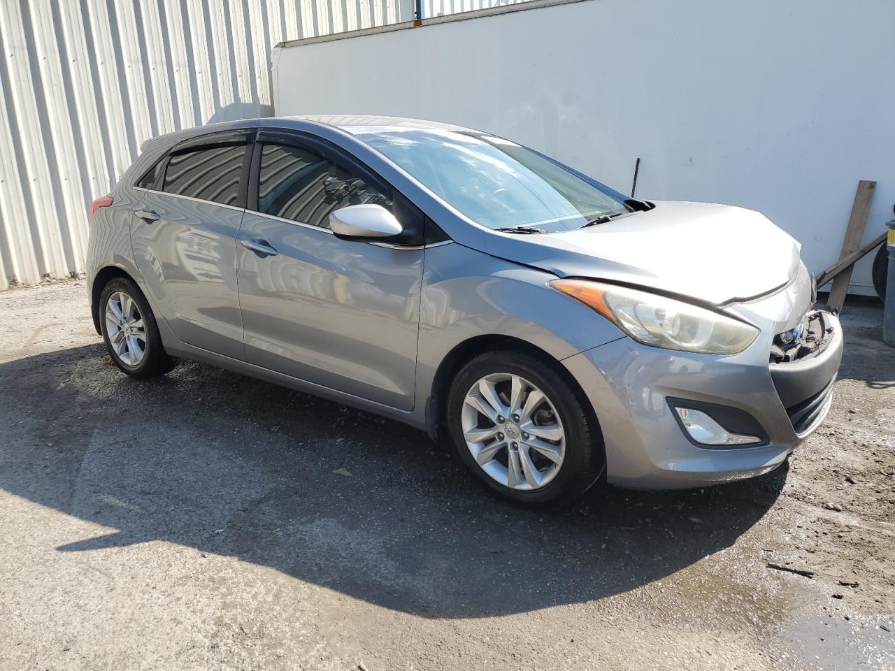 2013 Hyundai Elantra - Image 4
