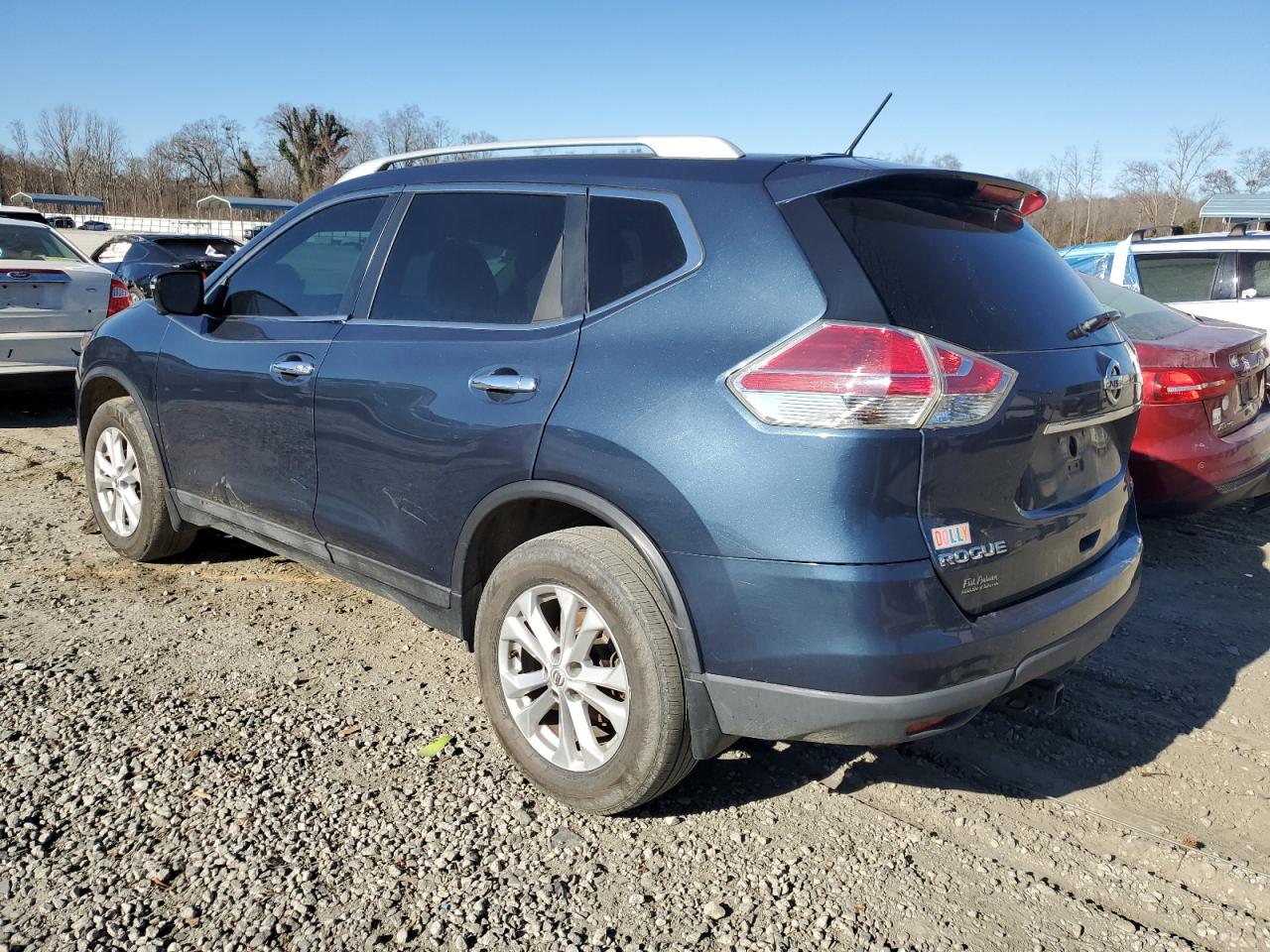 2015 Nissan Rogue - Image 2