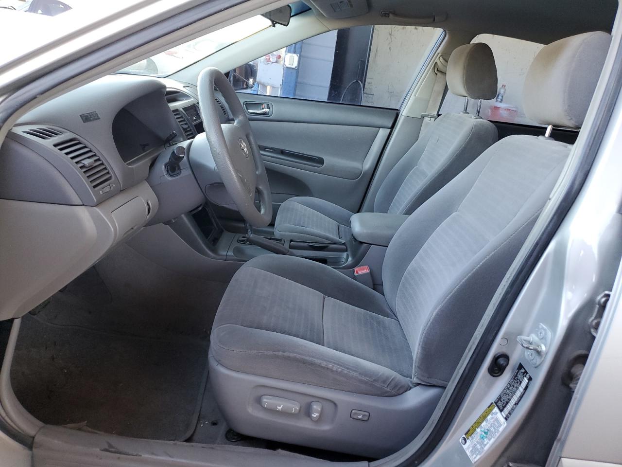 2005 Toyota Camry - Image 7