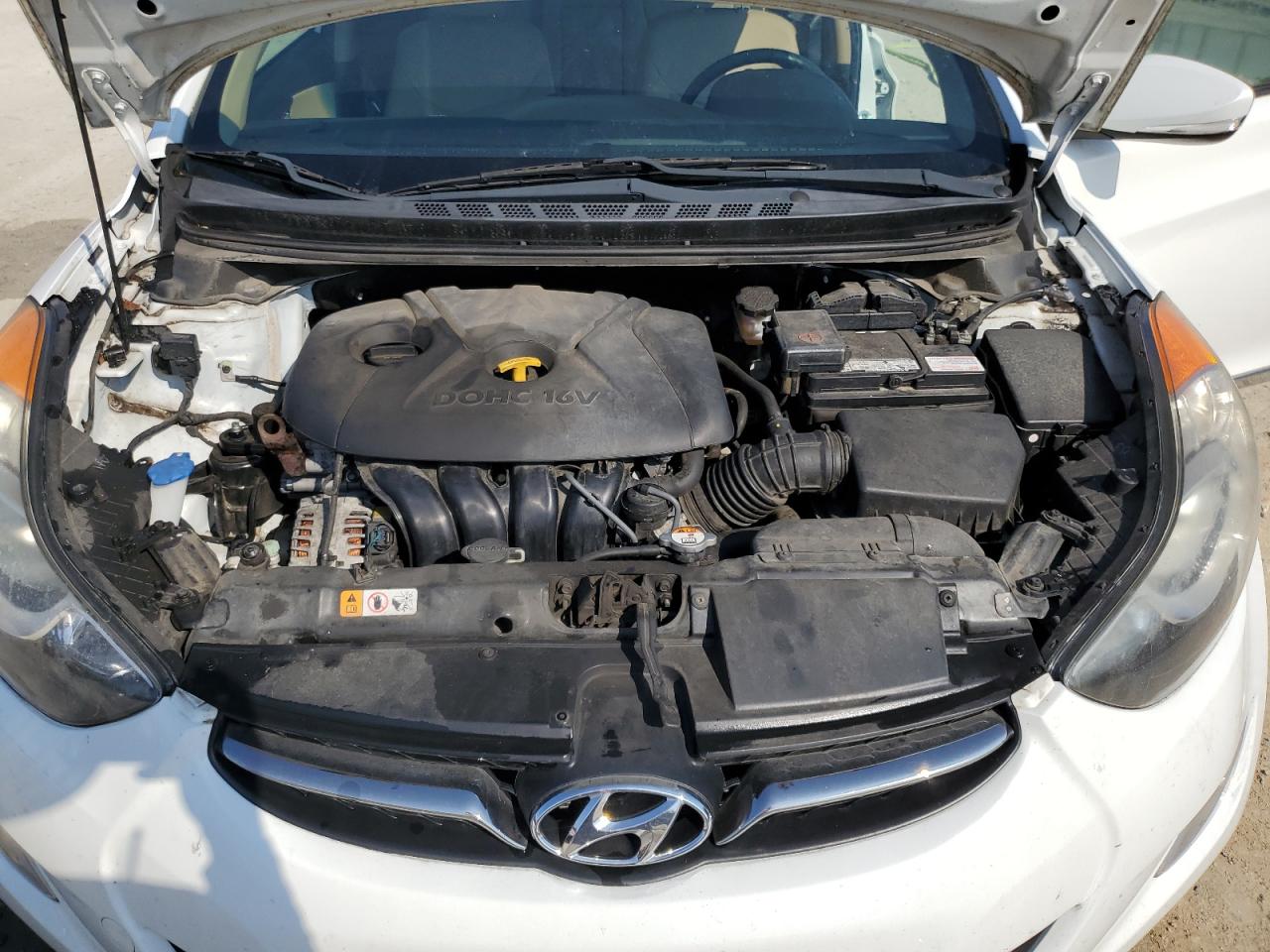 2013 Hyundai Elantra - Image 11