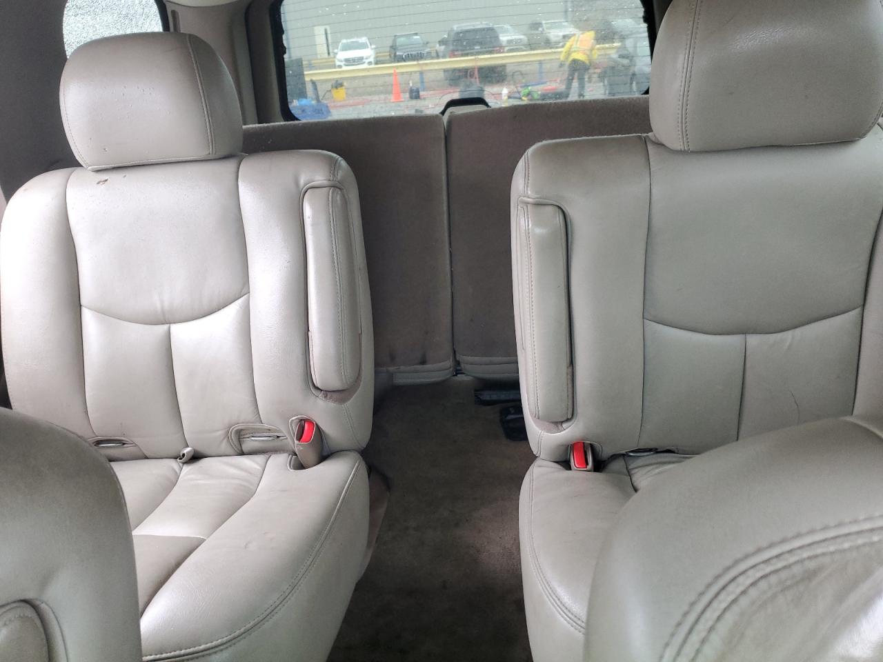 2006 Chevrolet Tahoe - Image 10