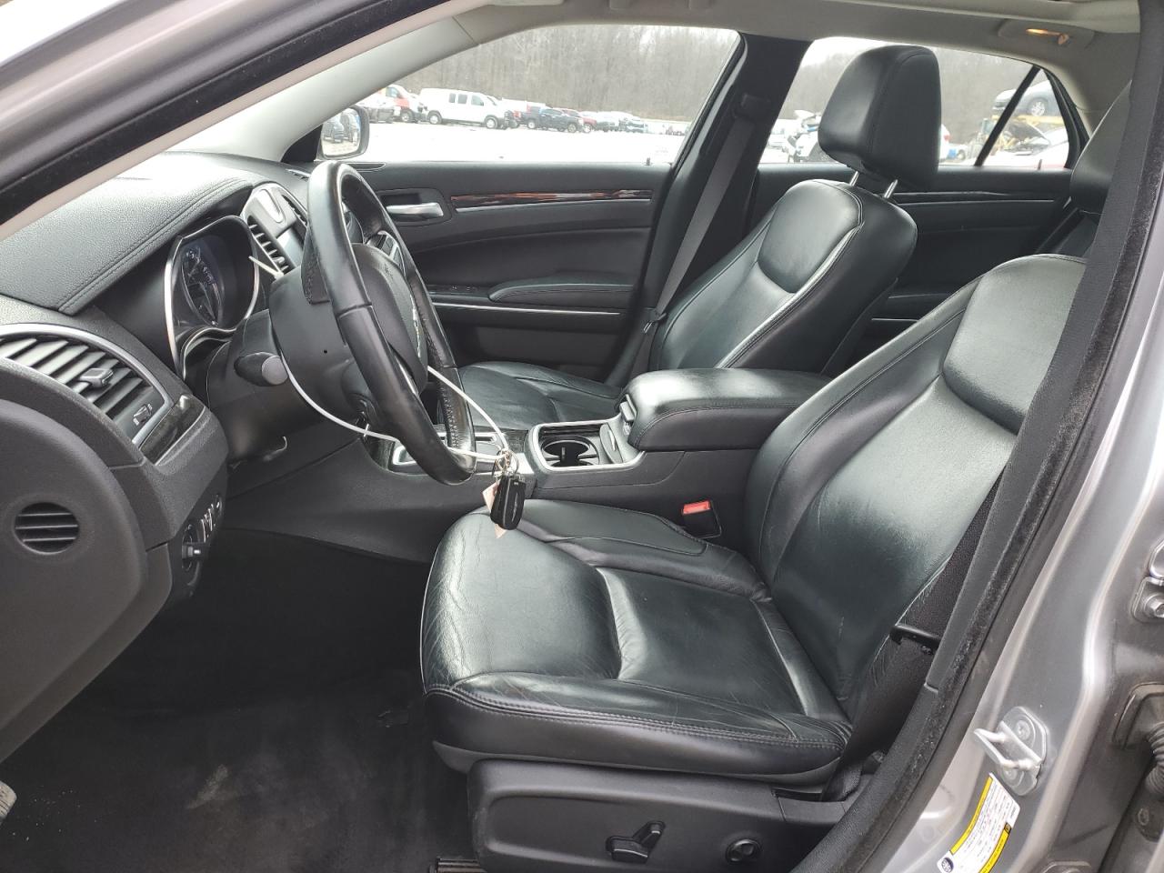 2015 Chrysler 300 - Image 7