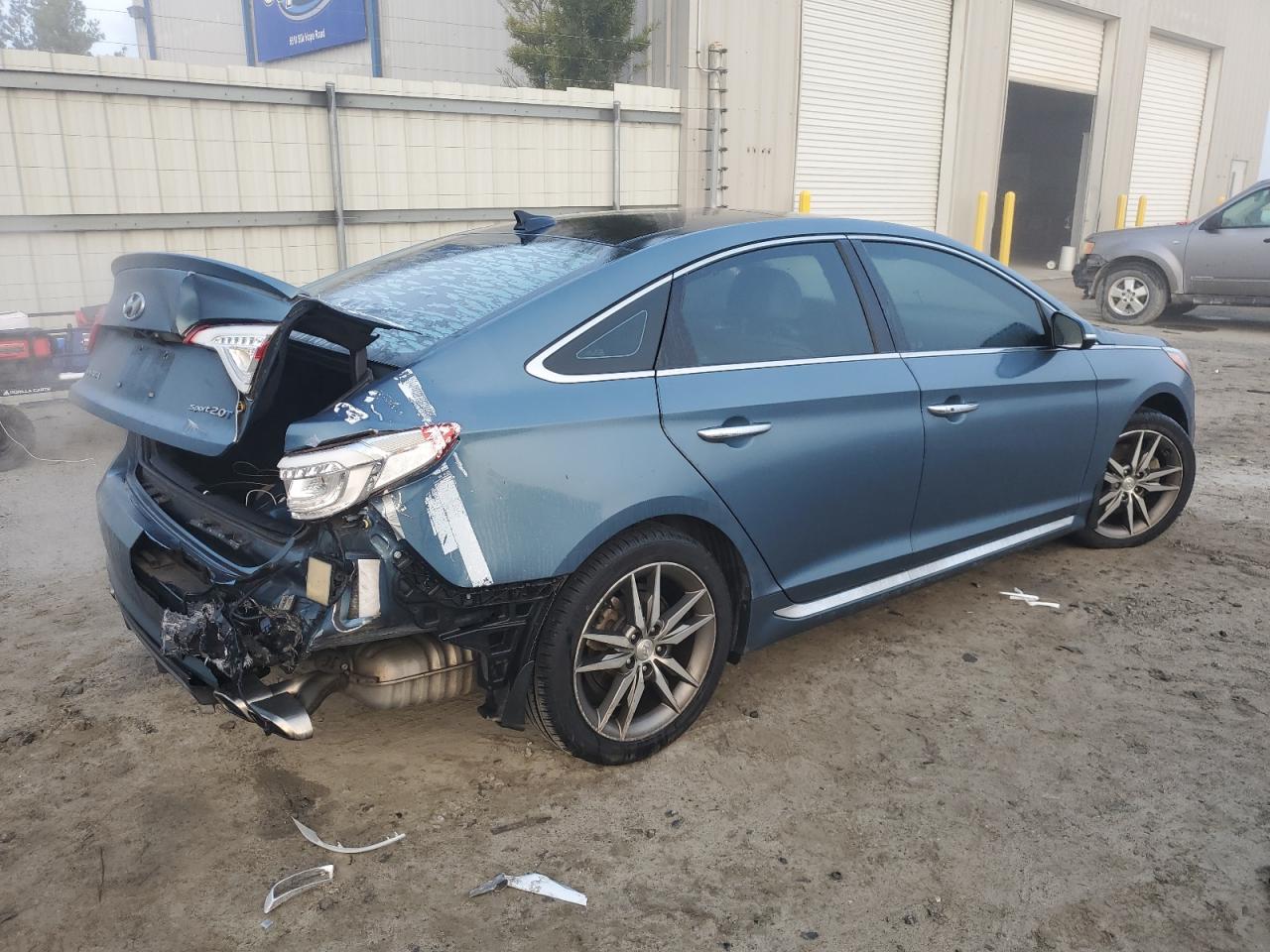 2015 Hyundai Sonata - Image 3