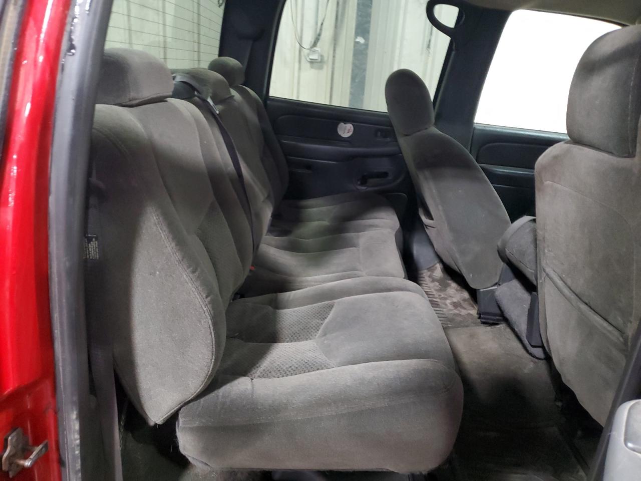 2005 Chevrolet Silverado - Image 10