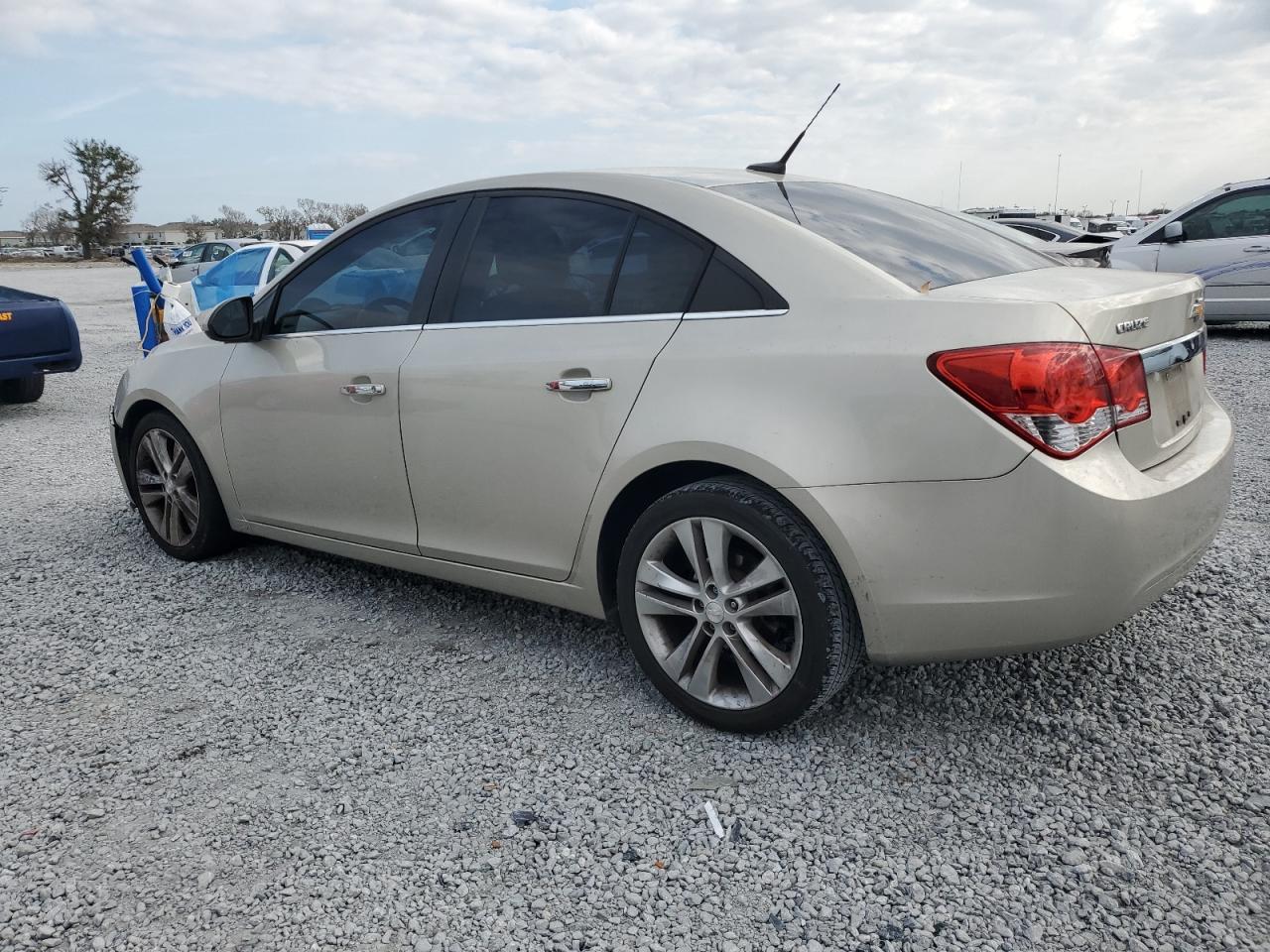 2013 Chevrolet Cruze - Image 2