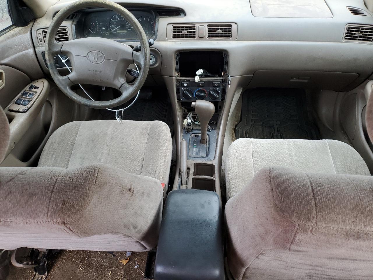 2001 Toyota Camry - Image 8