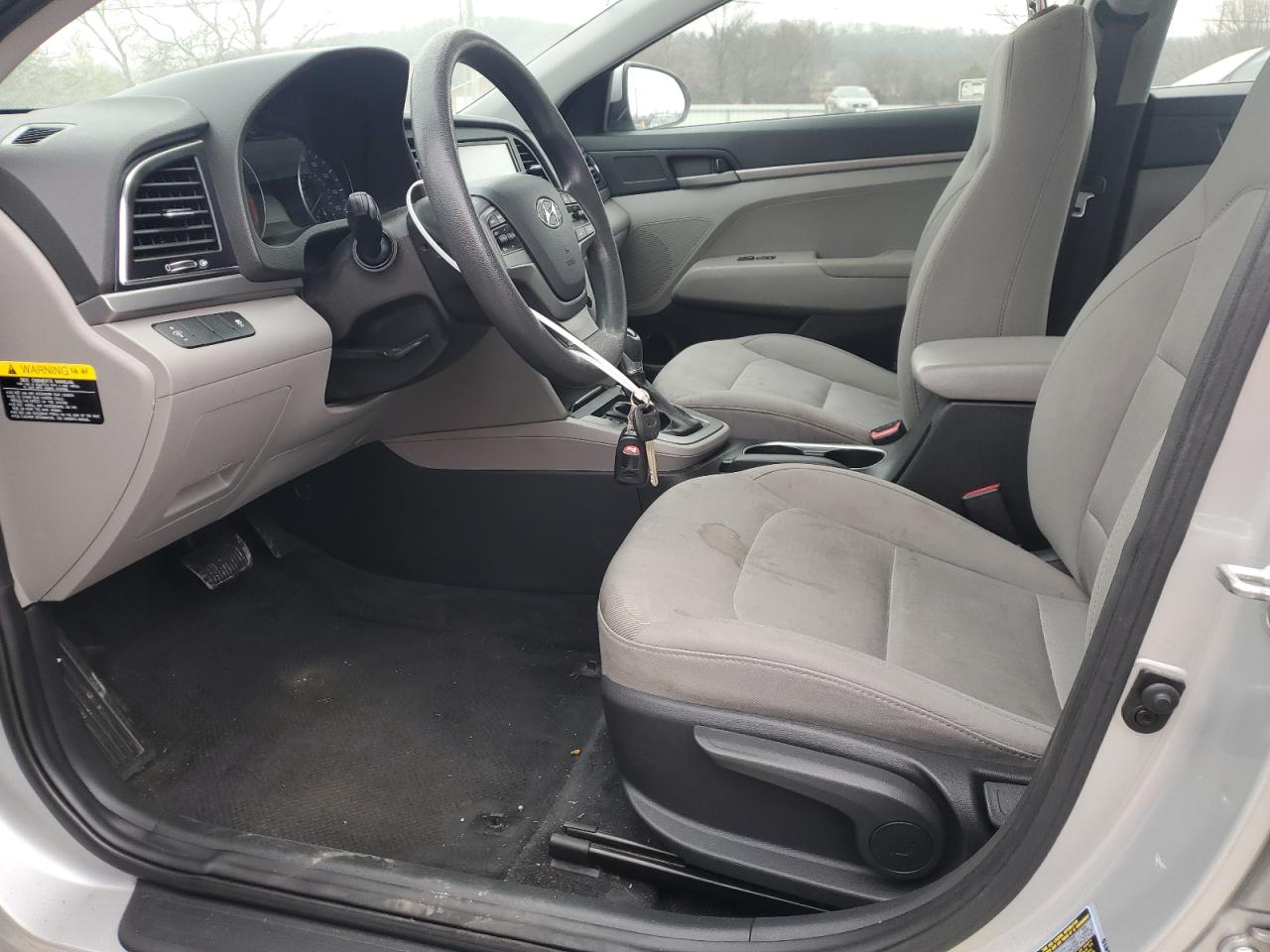2017 Hyundai Elantra - Image 7