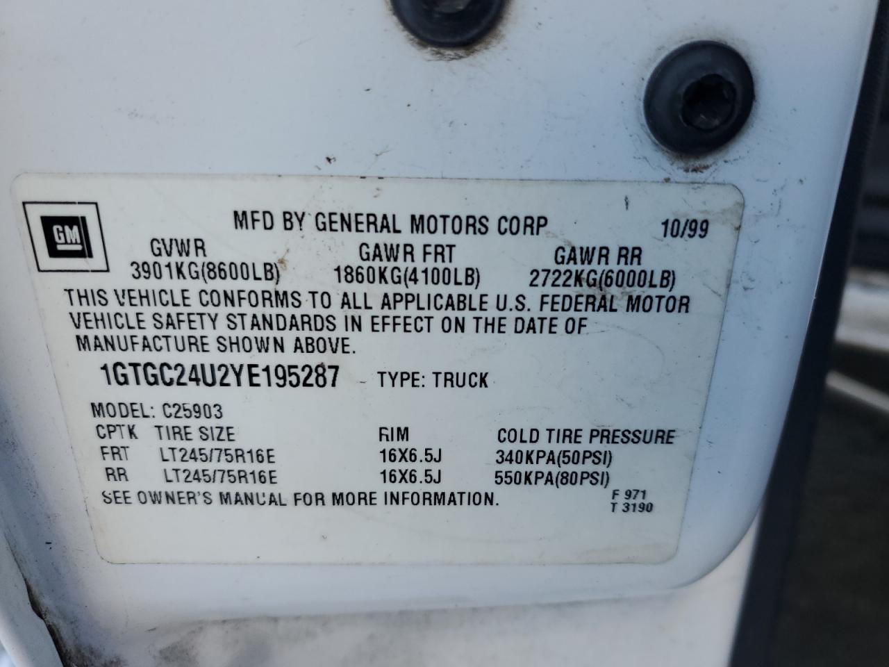2000 GMC Sierra - Image 13