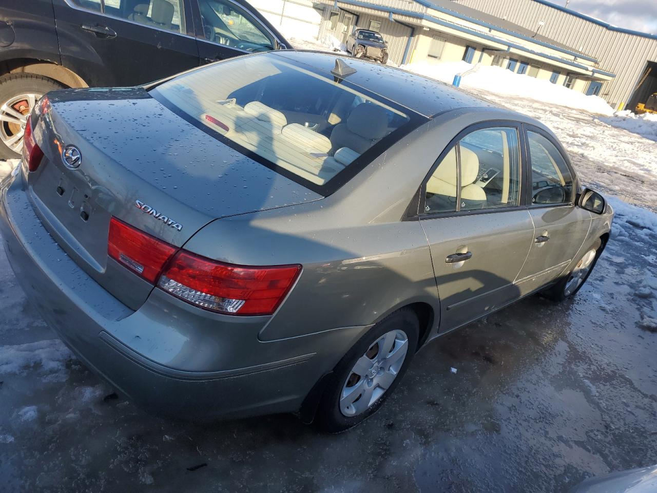 2009 Hyundai Sonata - Image 3