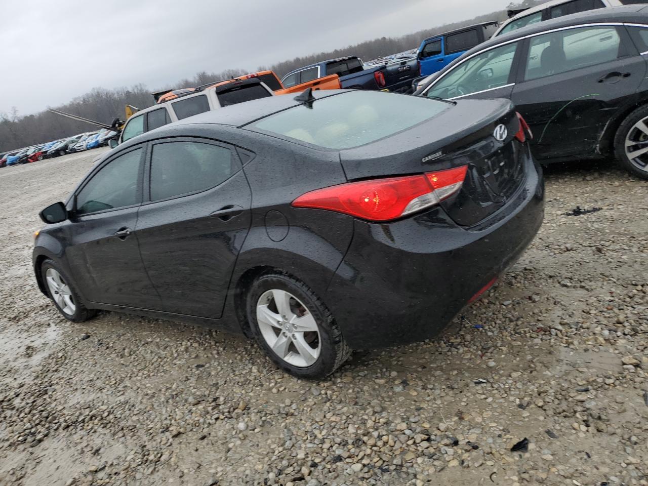 2013 Hyundai Elantra - Image 2