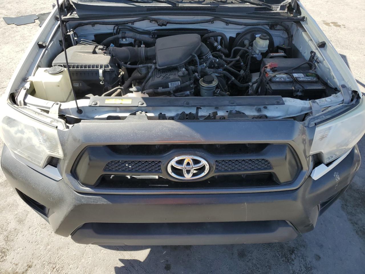2015 Toyota Tacoma - Image 11