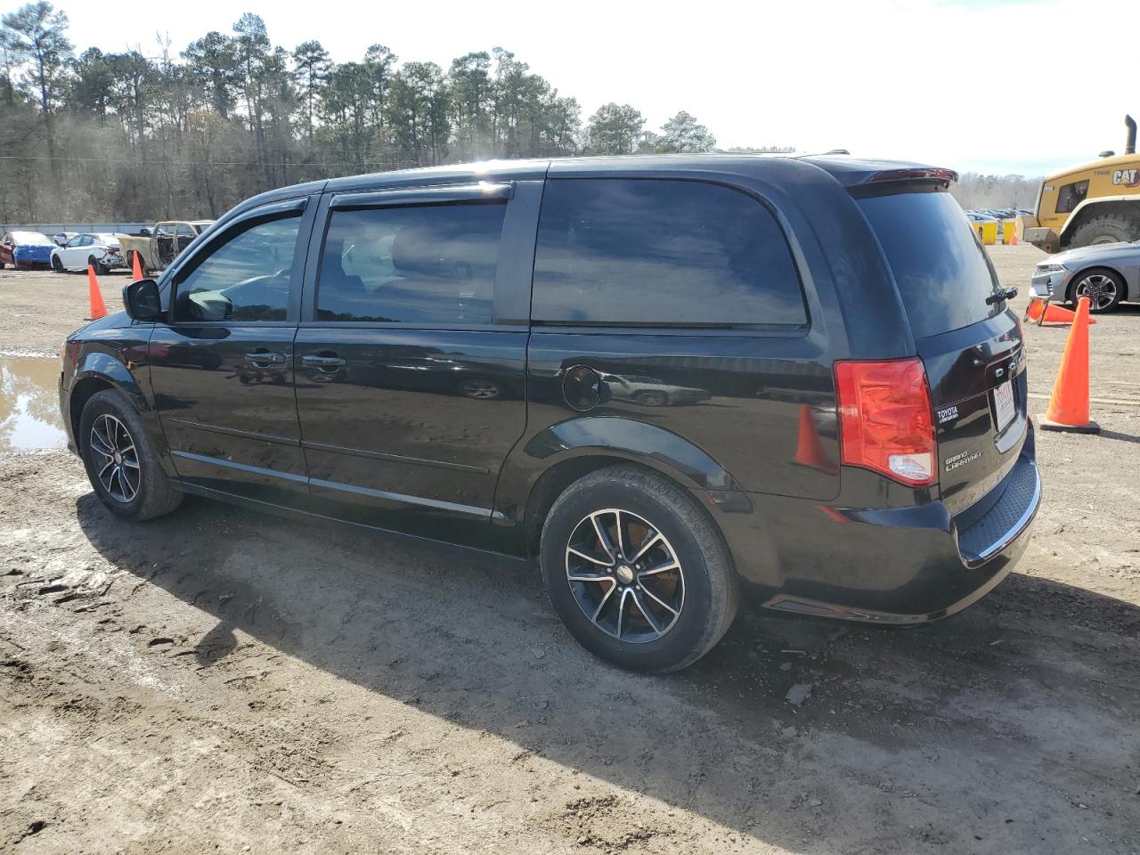2016 Dodge Caravan - Image 2