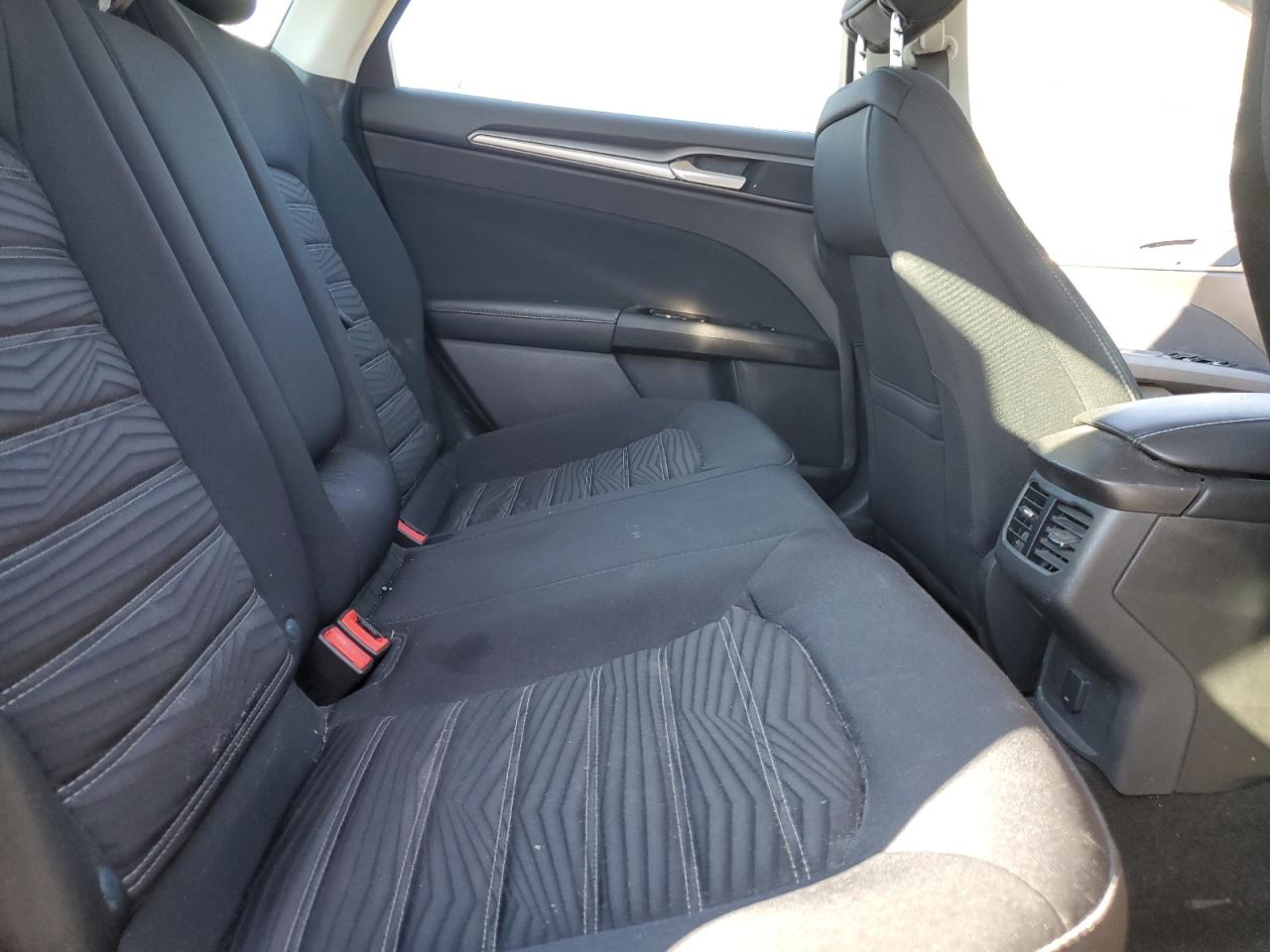 2016 Ford Fusion - Image 11