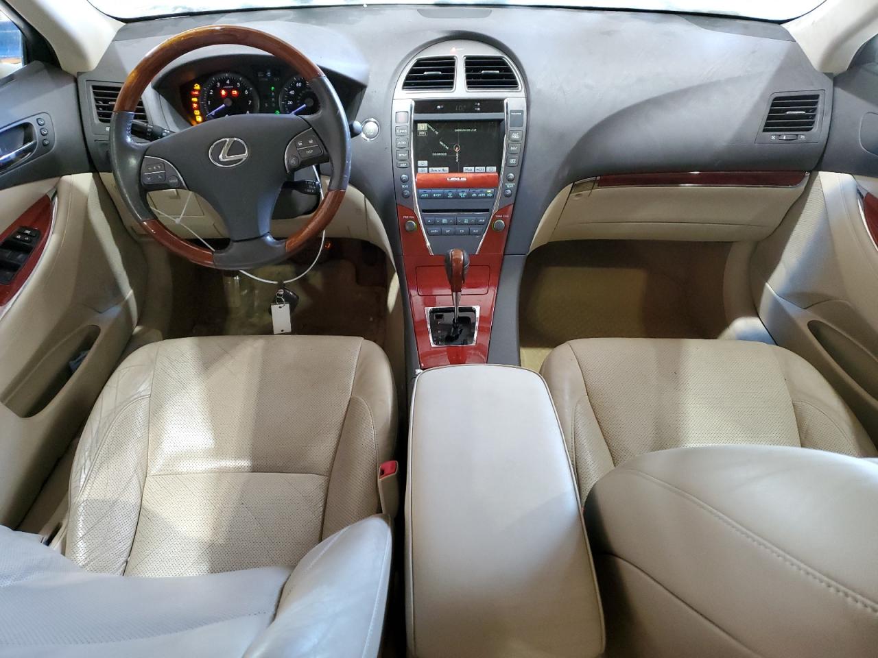 2011 Lexus ES - Image 8