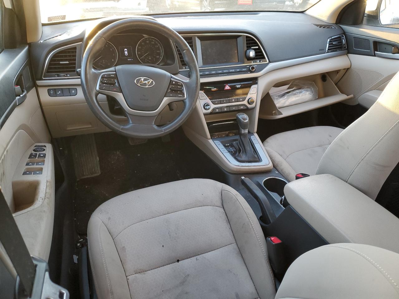 2018 Hyundai Elantra - Image 8