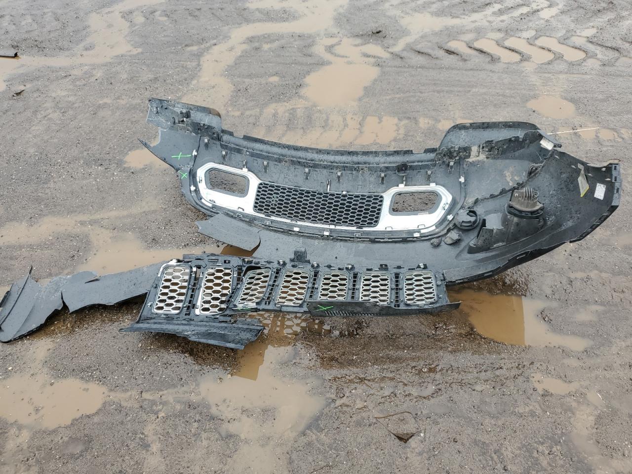 2017 Jeep Grand Cherokee - Image 13