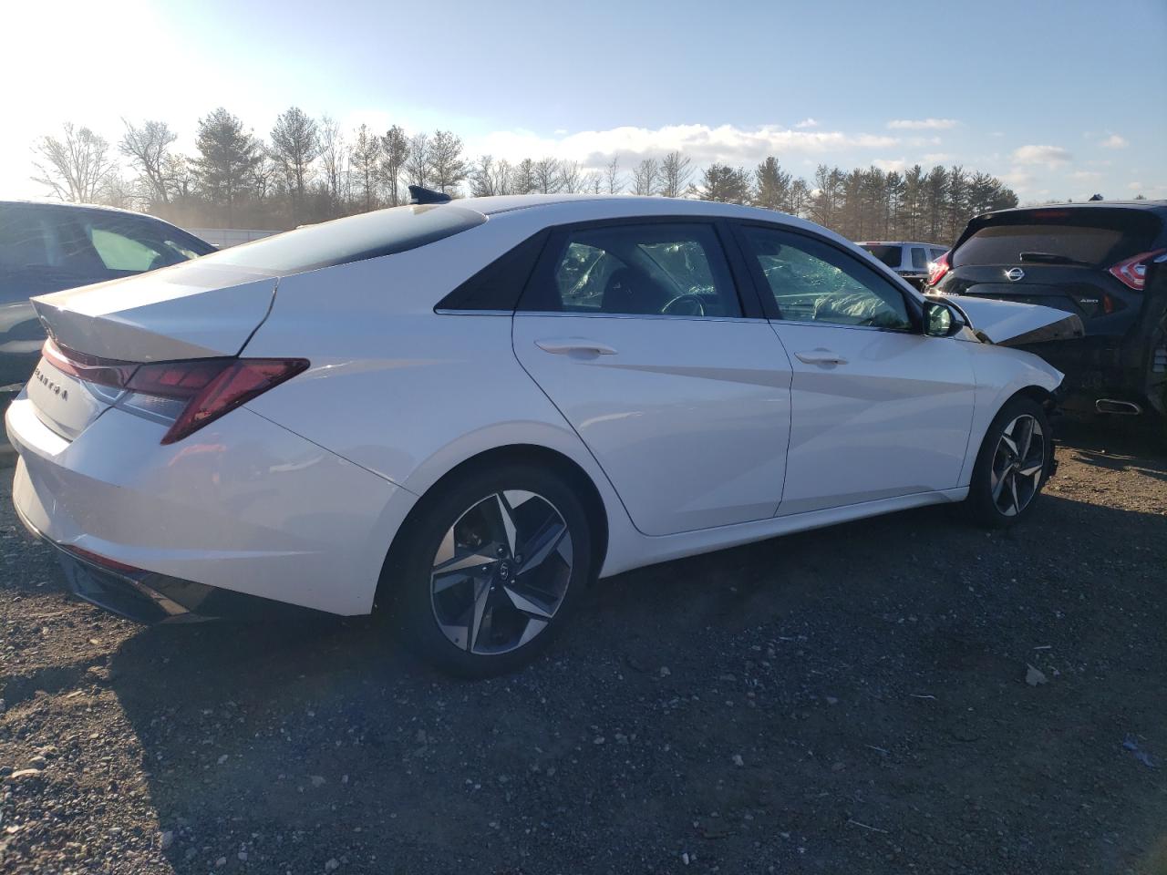 2022 Hyundai Elantra - Image 3