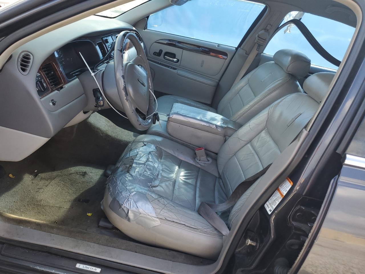 1999 Lincoln Town Car - Image 7