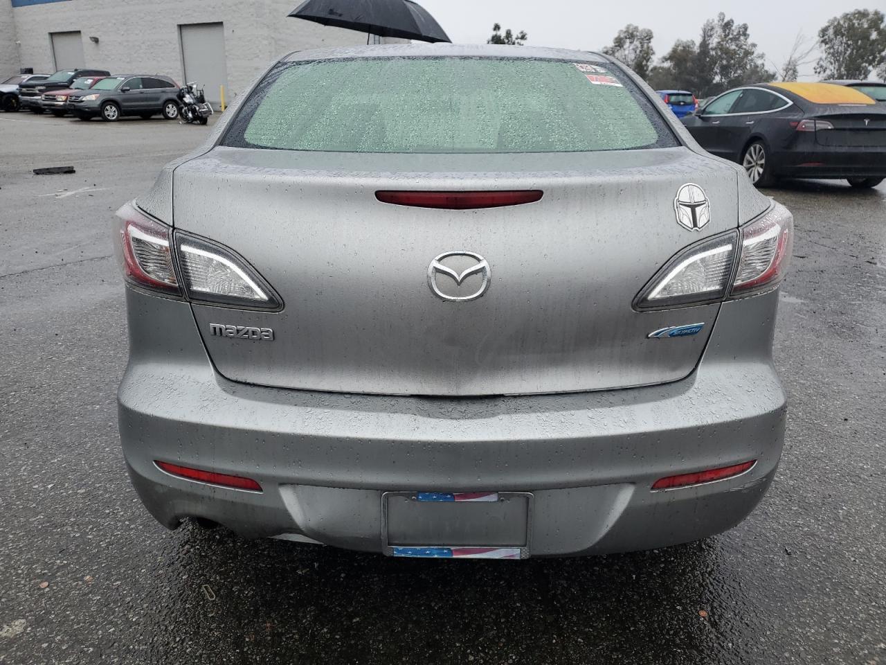 2013 Mazda 3 - Image 6