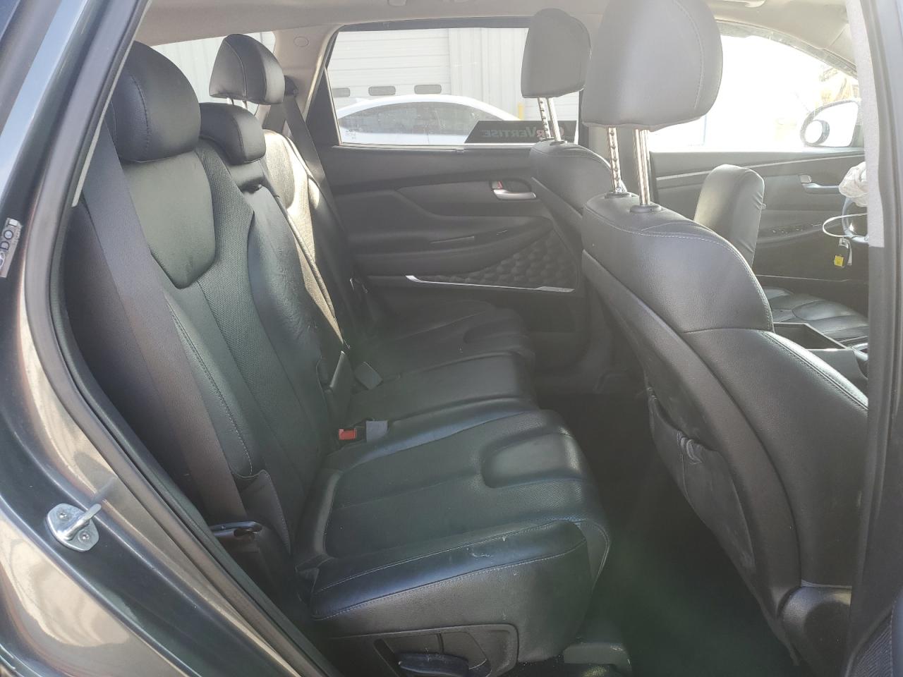 2020 Hyundai Santa Fe - Image 11
