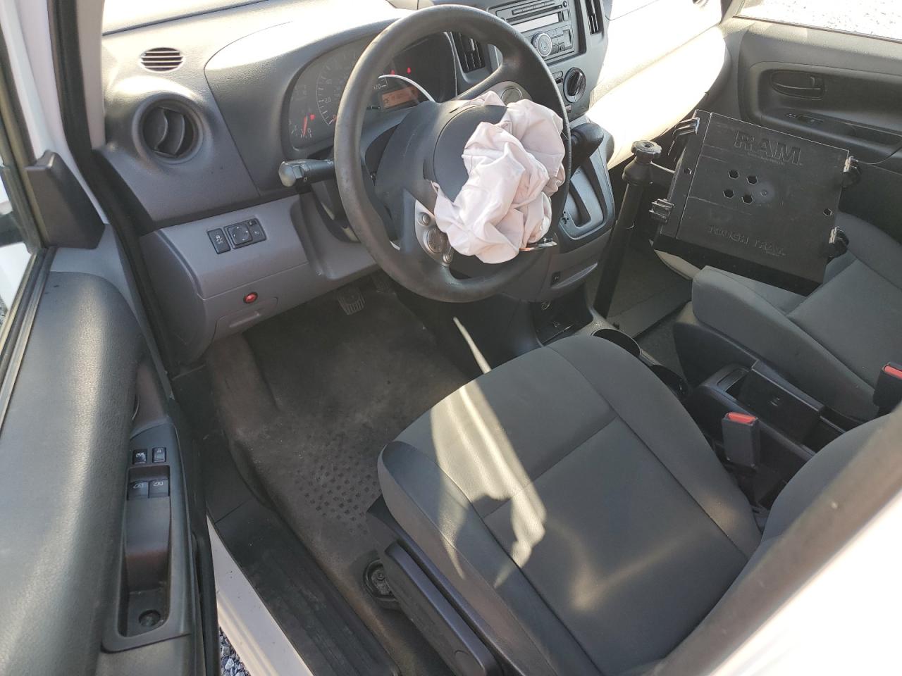 3N6CM0KNXHK701057 NISSAN NV 2017