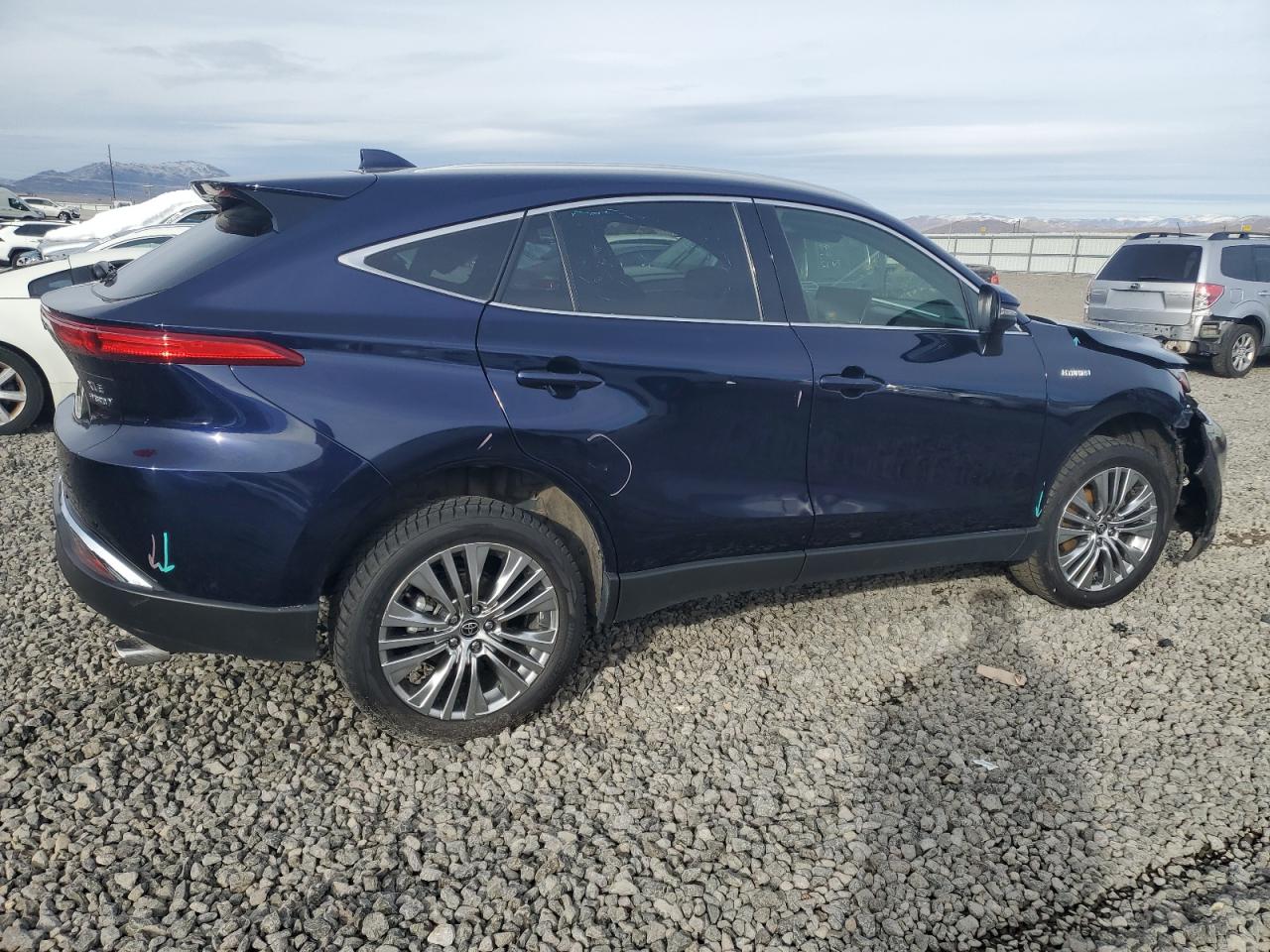 2021 Toyota Venza - Image 3