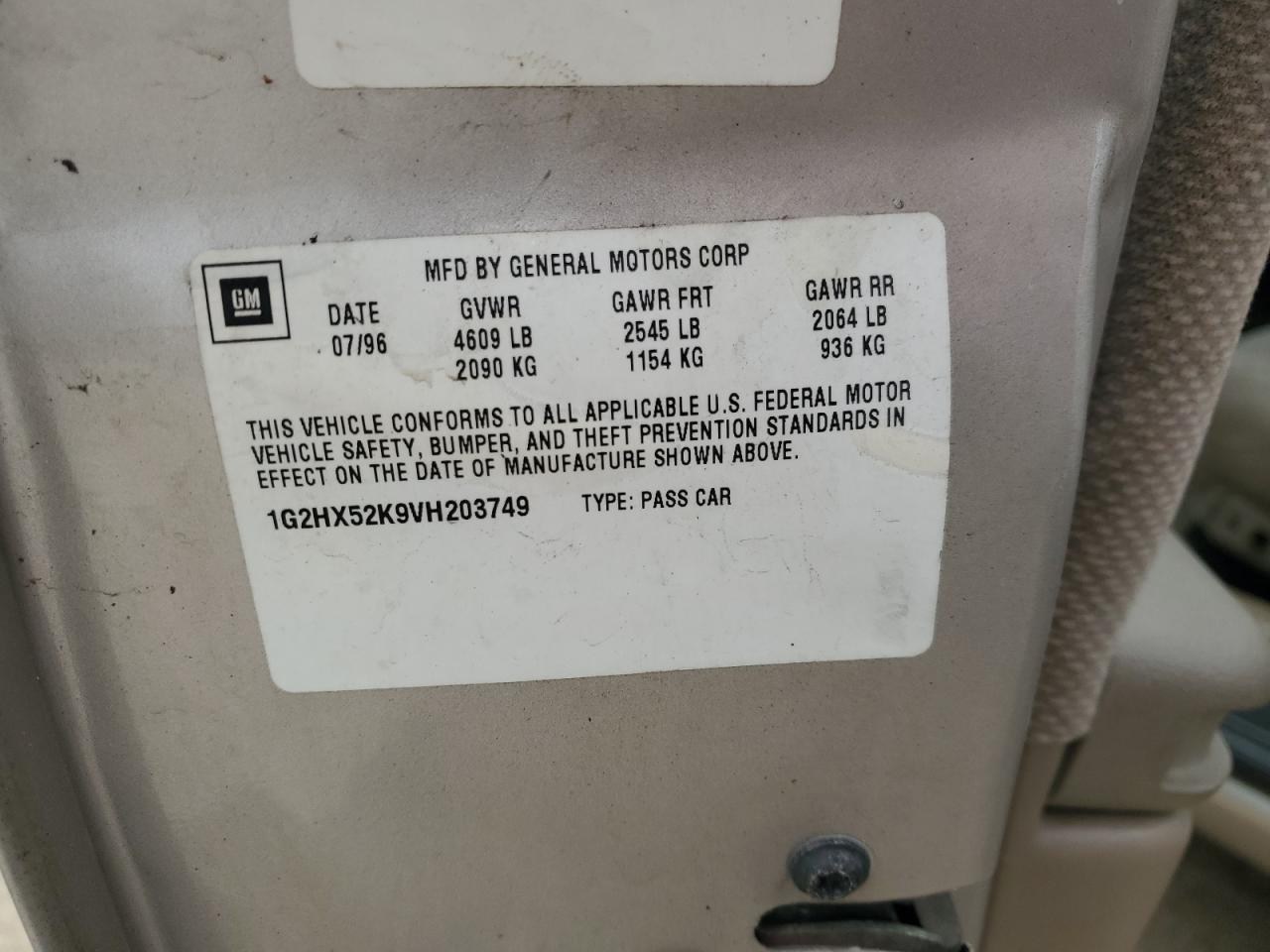 1997 Pontiac Bonneville - Image 12