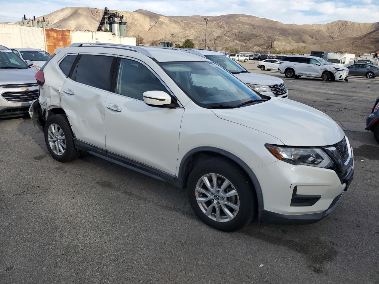 2018 Nissan Rogue - Image 4