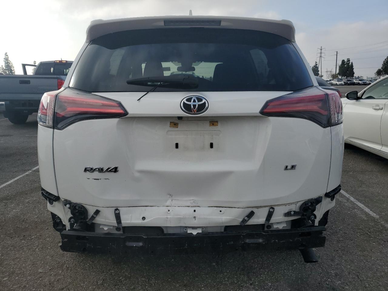 2018 Toyota RAV 4 - Image 6