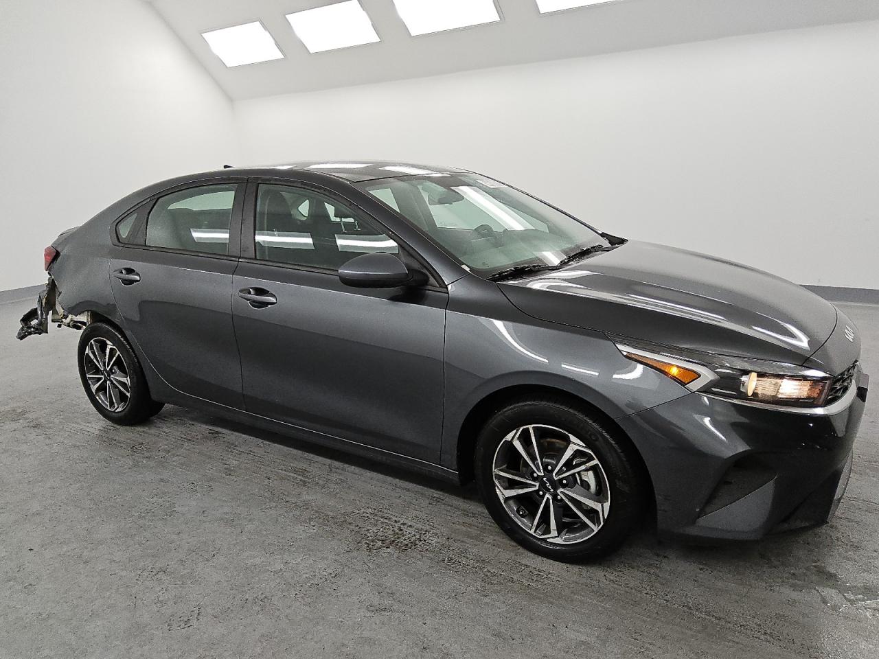 2024 Kia Forte - Image 4