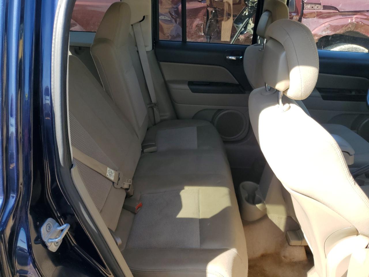 2013 Jeep Liberty (Patriot) - Image 12