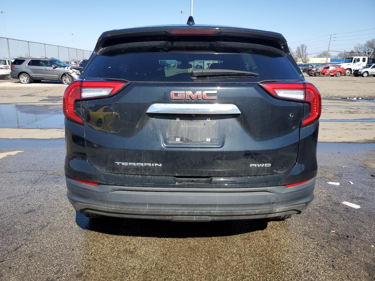 2022 GMC Terrain - Image 6