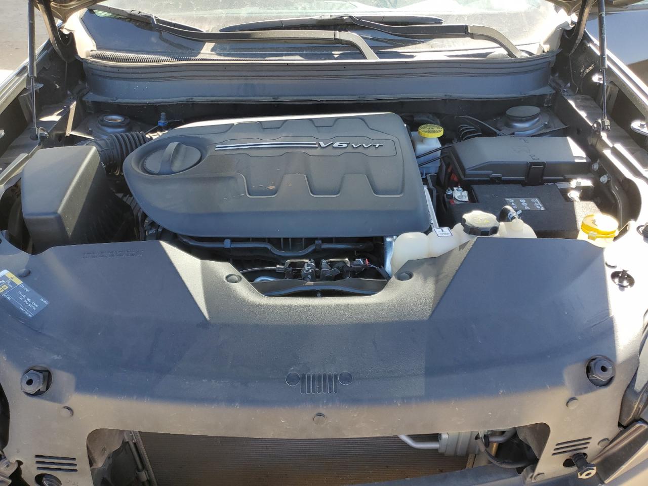 2019 Jeep Cherokee - Image 12