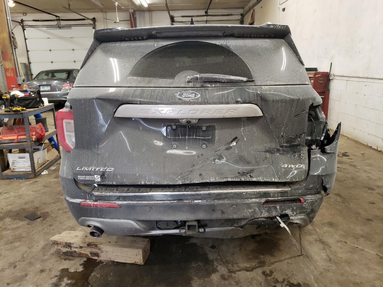 2022 Ford Explorer - Image 6