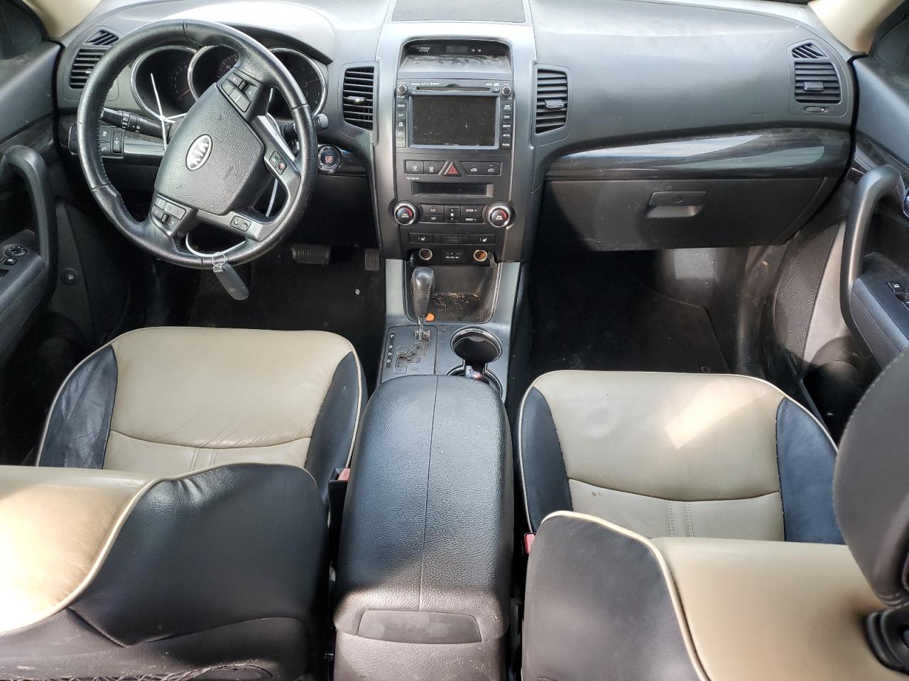 2011 Kia Sorento - Image 8