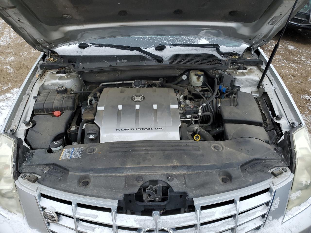 2010 Cadillac DTS - Image 13
