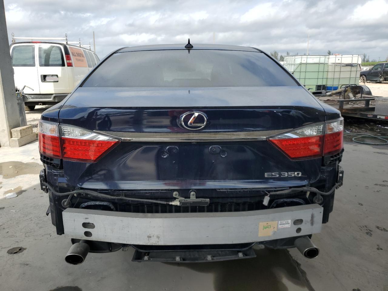 2014 Lexus ES - Image 6
