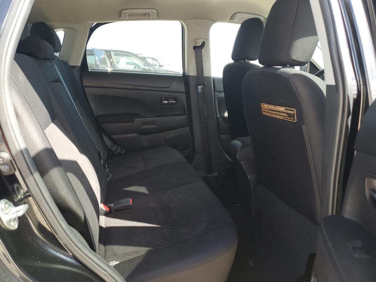 2013 Mitsubishi Outlander - Image 11