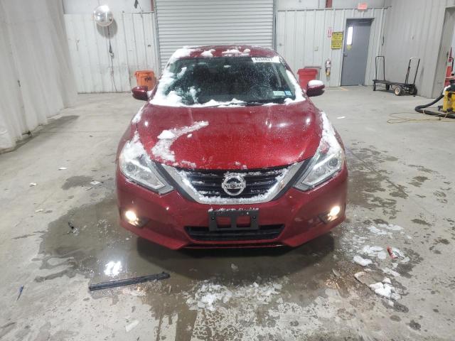  NISSAN ALTIMA 2018 Czerwony