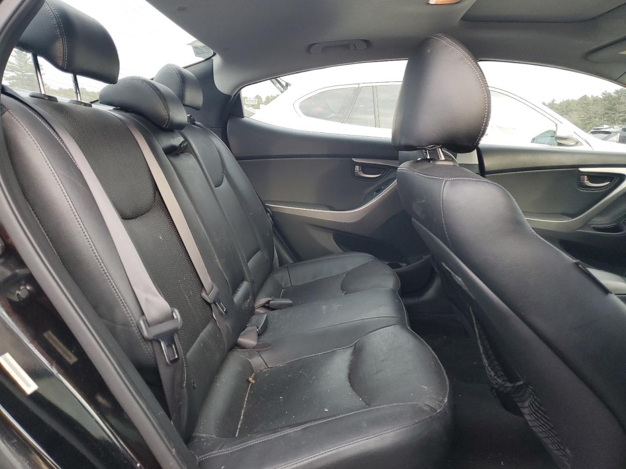 2013 Hyundai Elantra - Image 10