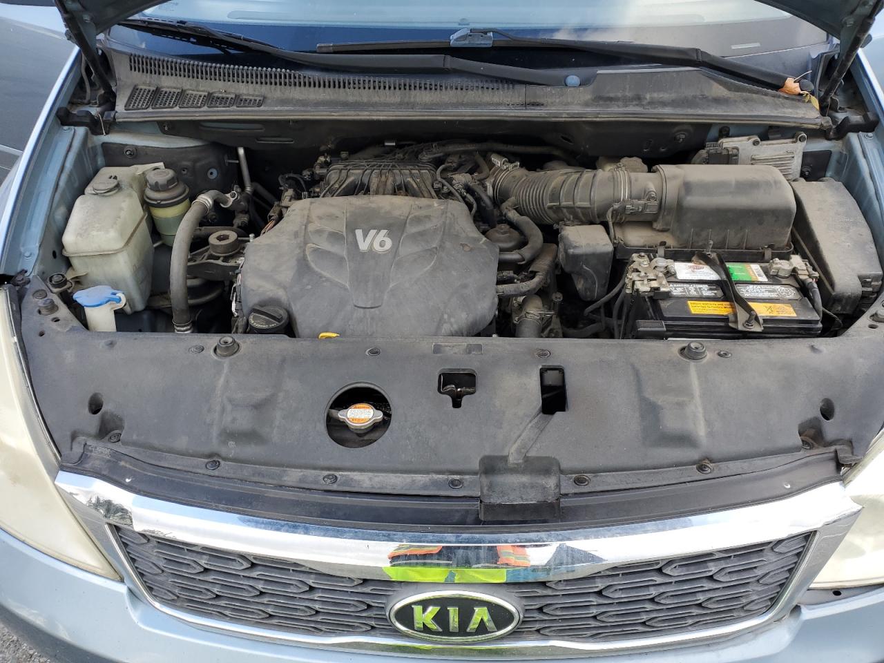 2012 Kia Sedona - Image 11