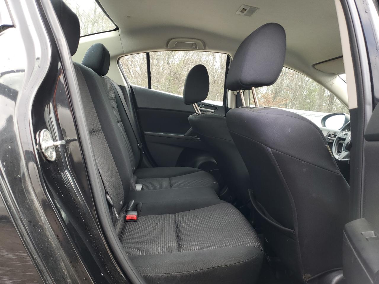 2013 Mazda 3 - Image 10