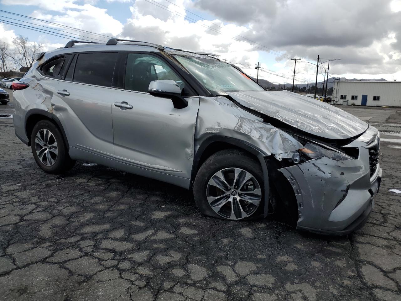 2022 Toyota Highlander - Image 4