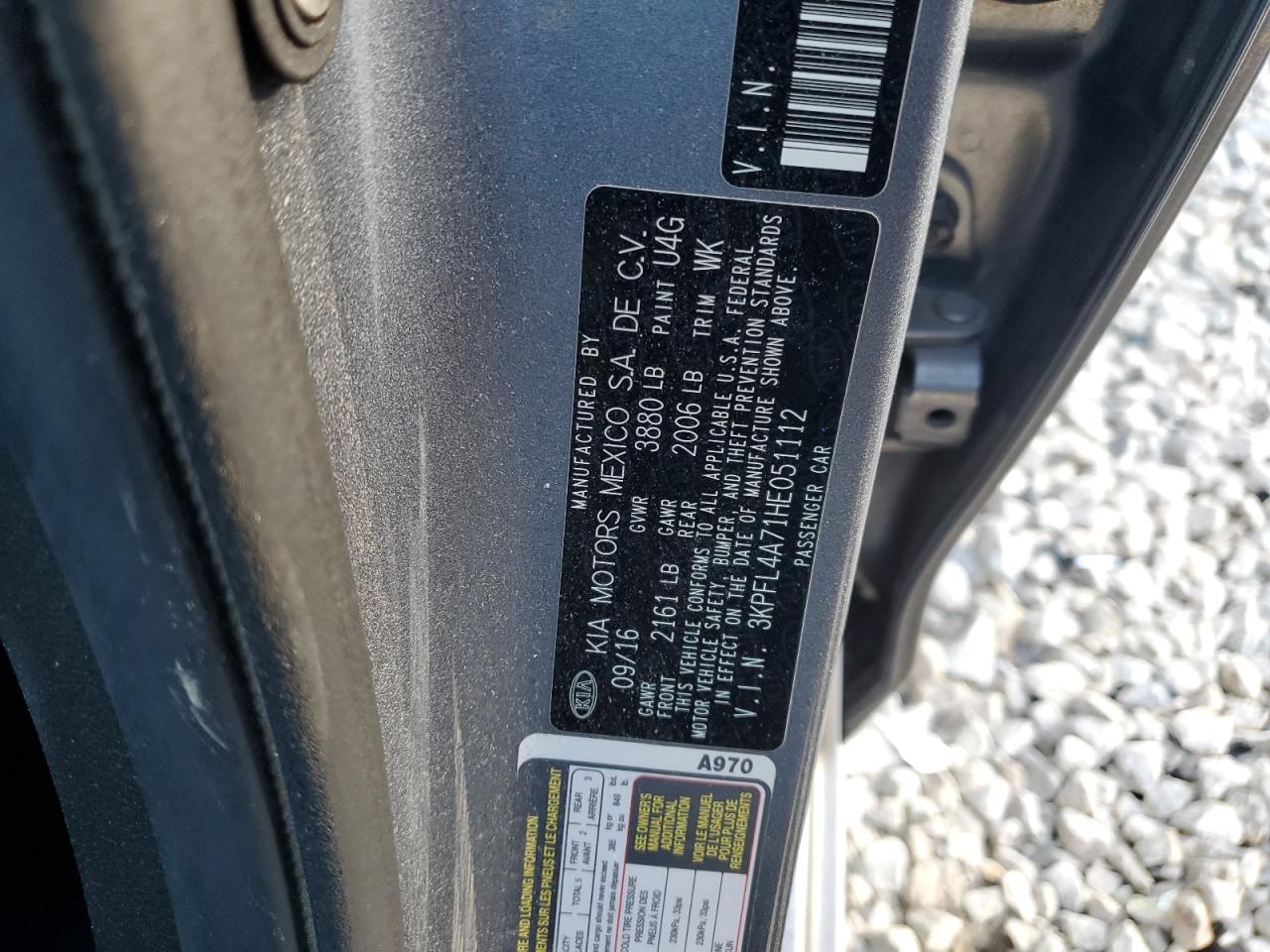 2017 Kia Forte - Image 13