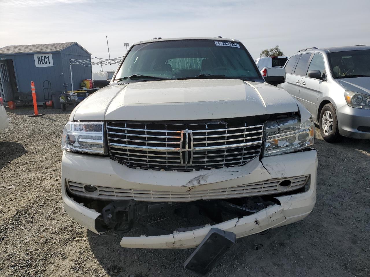 2008 Lincoln Navigator - Image 5